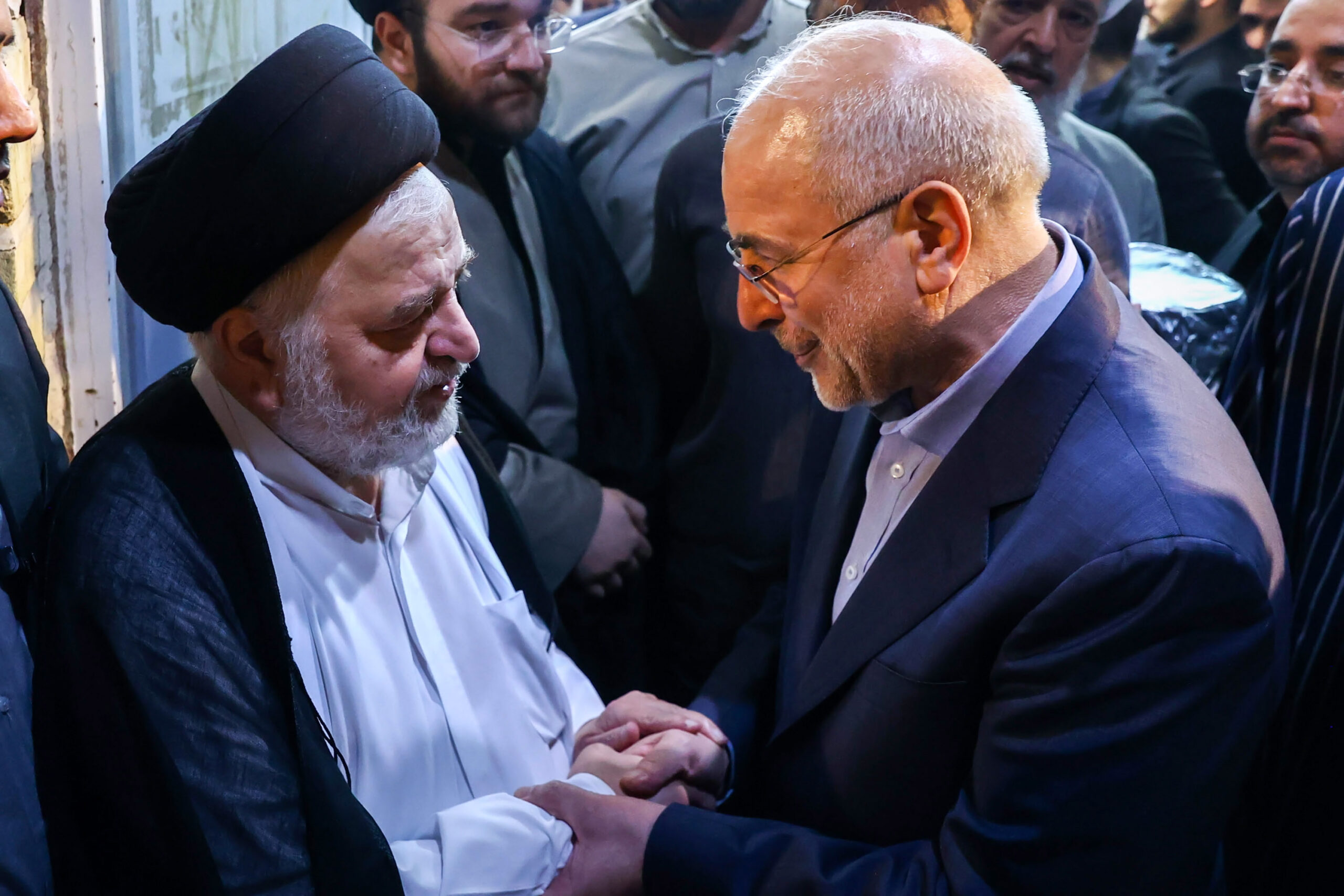 حضور در مراسم ترحیم همسر مرجع عالیقدر آیت‌الله العظمی سیستانی