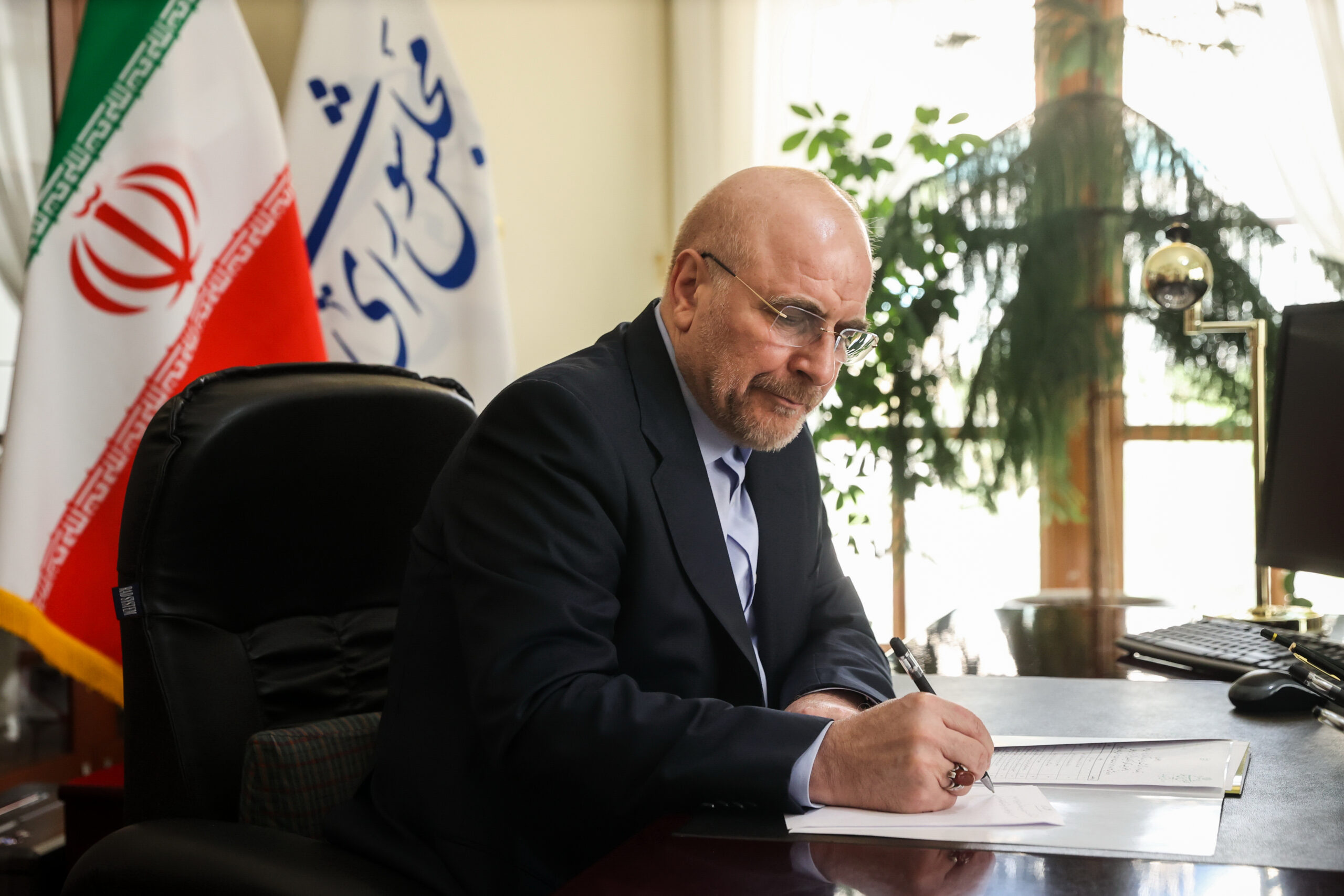 سال جدید سال پیروزی ملت ایران و شکست هر کسی خواهد بود که ایران عزیز ما را ویران می‌خواهد